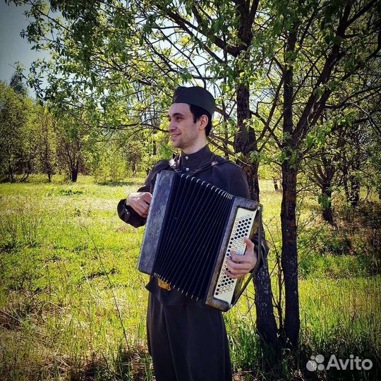 Баянист на праздник
