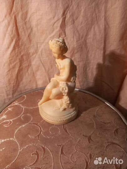 Статуэтка Девочка
