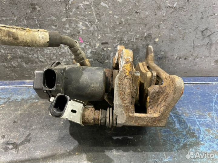 Суппорт задний левый Audi A6 C7