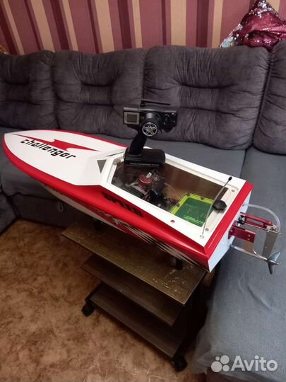 Радиоуправляемый катер на бензине