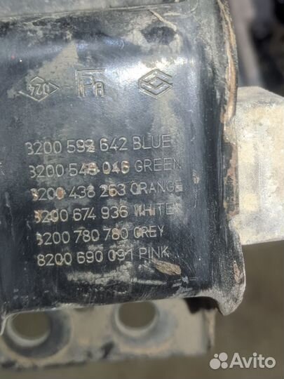 Подушка двигателя правая и левая Nissan Note 1