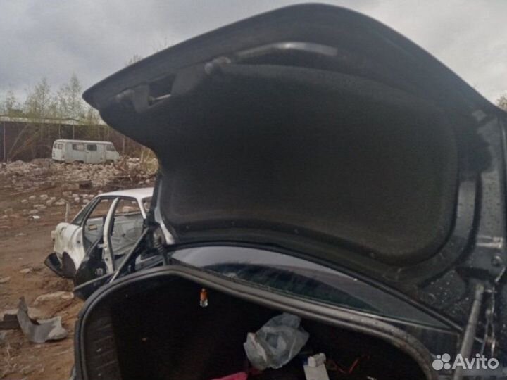 Обшивка крышки багажника Ford Focus 2008