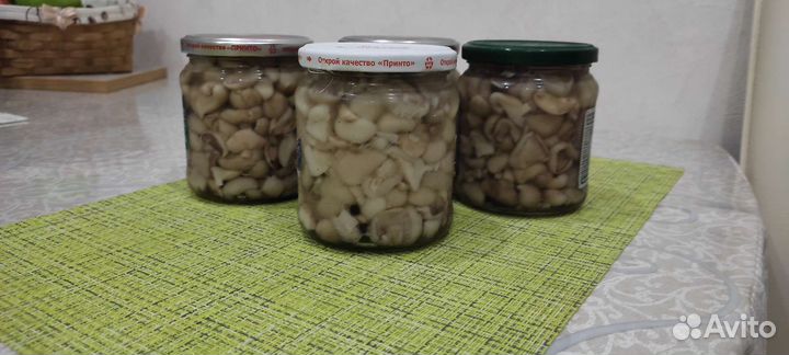 Грибы маринованные