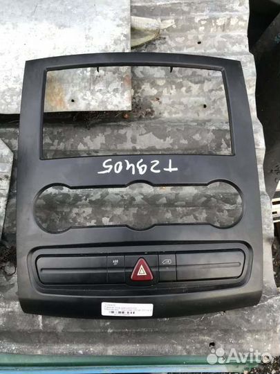 Накладка на торпедо передняя Mercedes Sprinter