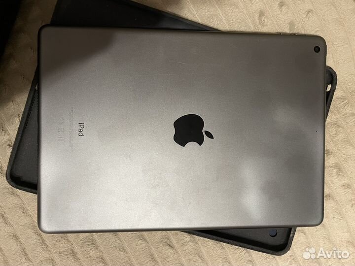 iPad 10.2