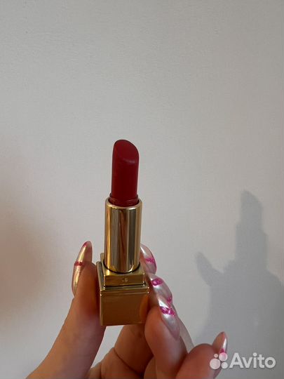 Помады, блески и бальзамы для губ