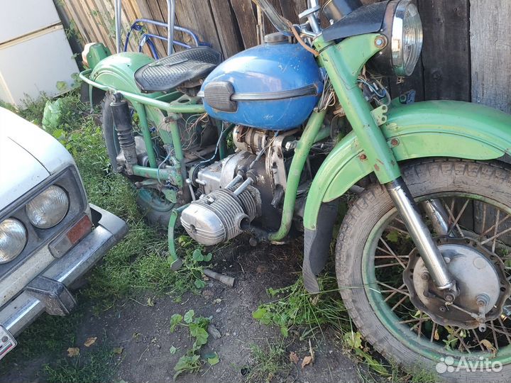 Продам Урал по запчастям