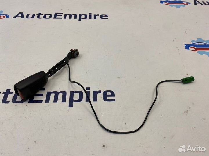 Ответная часть ремня безопасности передняя Volvo