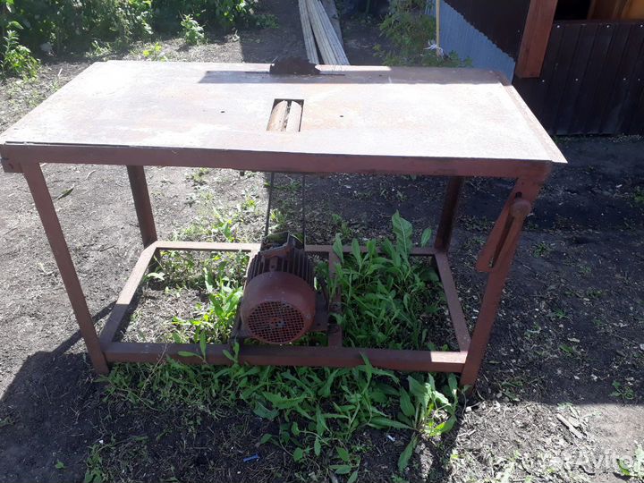 Деревообрабатывающий станок