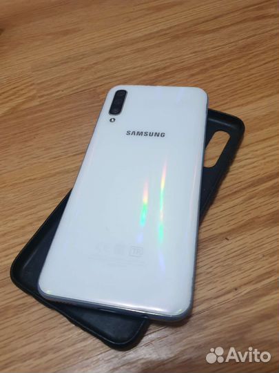 Телефон Samsung Galaxy A50 128gb