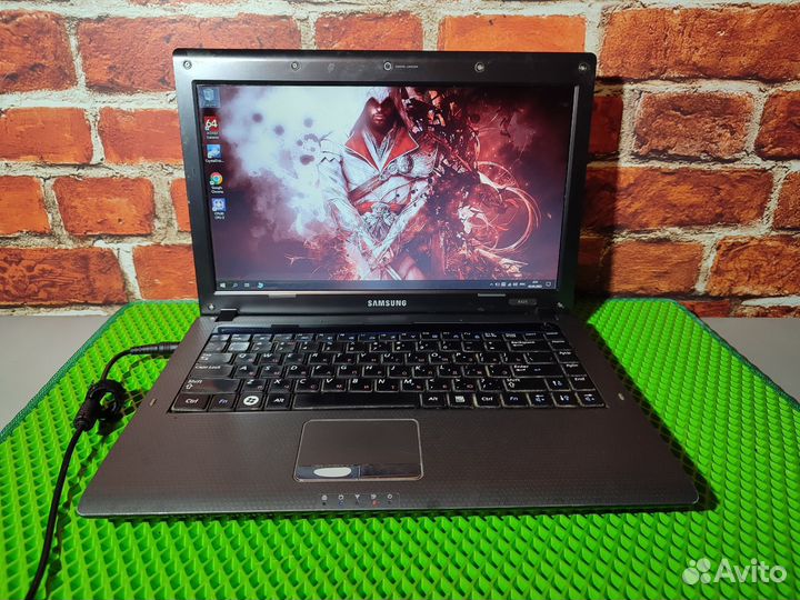 Samsung R525-Turion X2 \ 3 Озу\ 1 GB Видео \320HDD