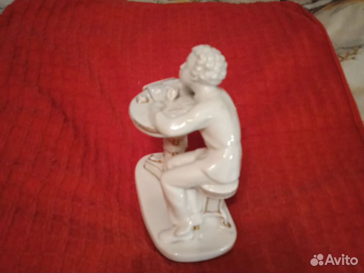 Статуэтка фарфор Молодой Пушкин