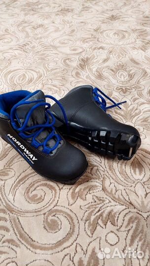 Лыжные ботинки детские 32 размер