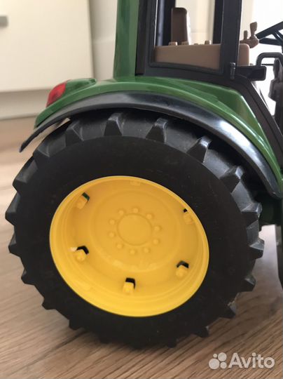 Bruder трактор