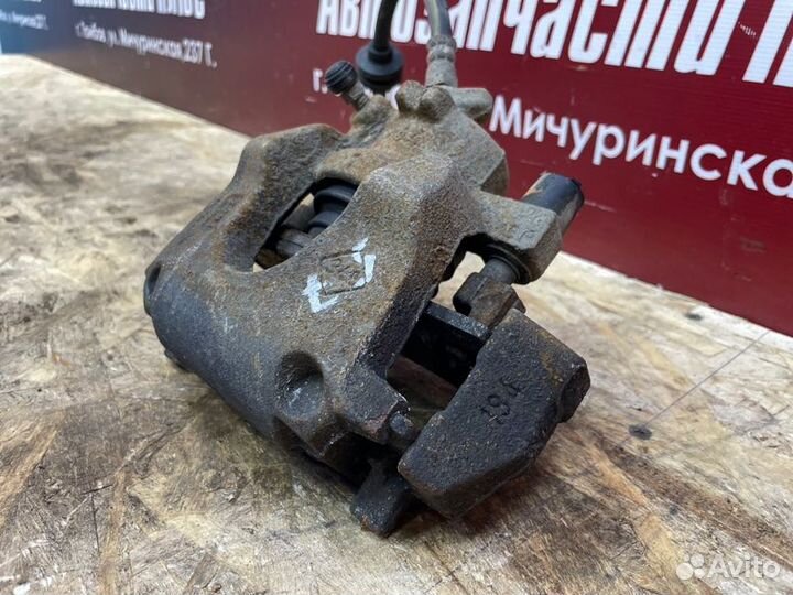 Суппорт тормозной передний правый Renault Sandero