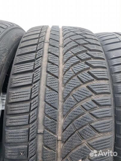 Kumho WinterCraft WP72 245/45 R19 и 275/40 R19