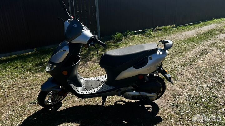 Скутер stels skif