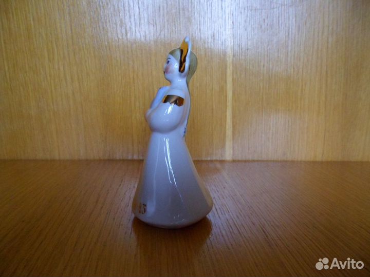 Статуэтка Катюша, Девушка с голубем, Москва 85