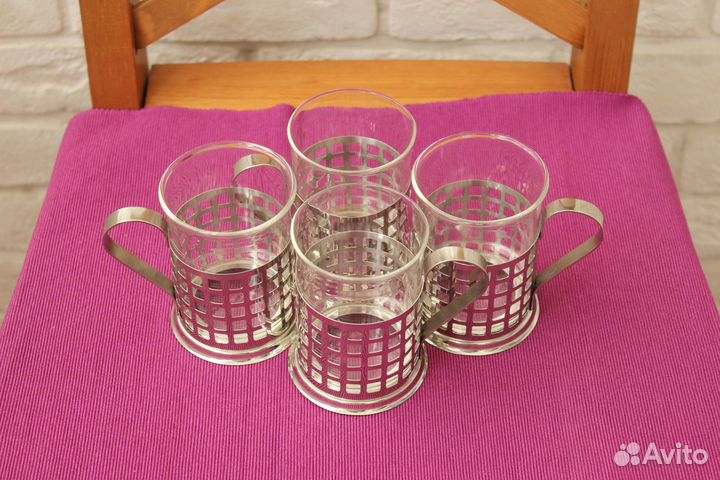 Стаканы с подстаканниками