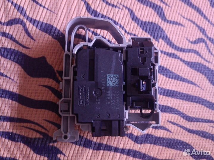 Замок блокировки люка EMZ BG-222556