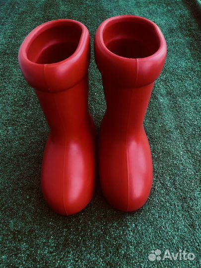Mschf big red boots
