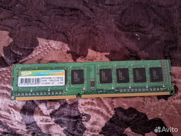 Материнская плата с процессором и памятью