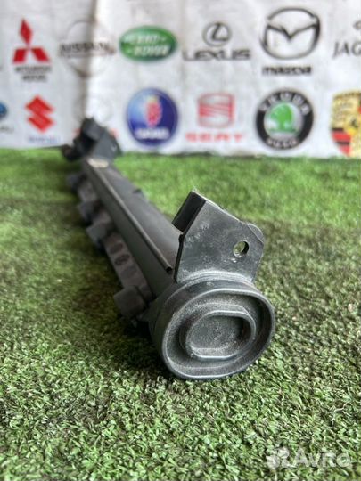 Топливная рампа Volkswagen Golf MK 4 AKL 2005