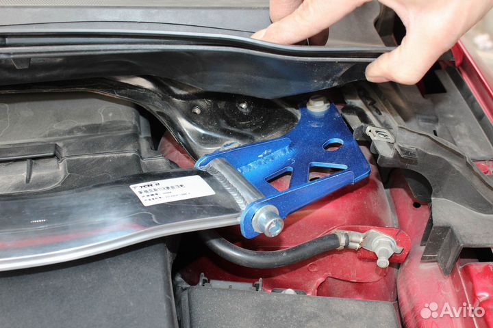 Распорка передняя Ford Focus 2 2004 - 2011