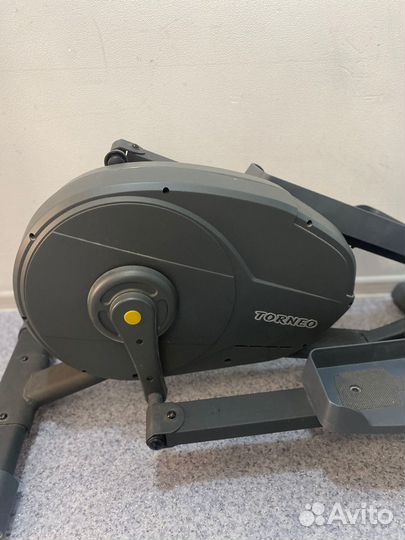 Эллиптический тренажер torneo