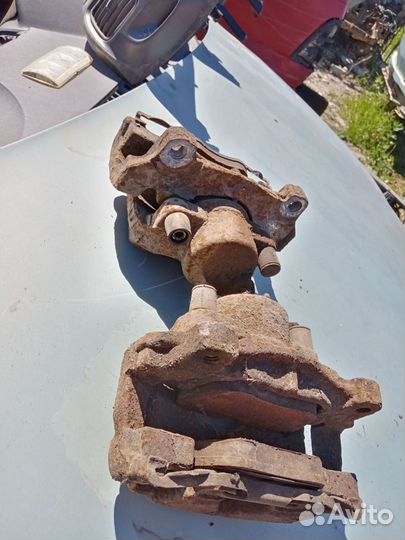 Суппорт передний левый Ford Mondeo 4