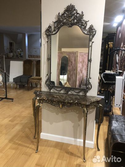 Консоль с зеркалом