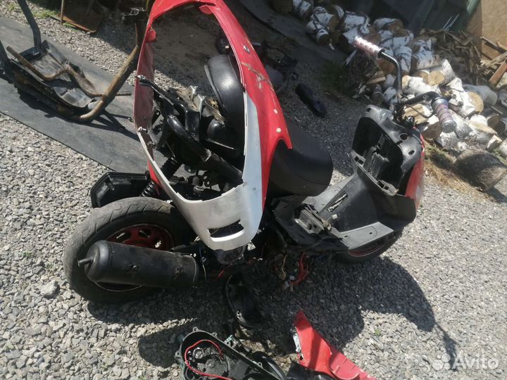 Скутер двигатель ямаха рама и пластик
