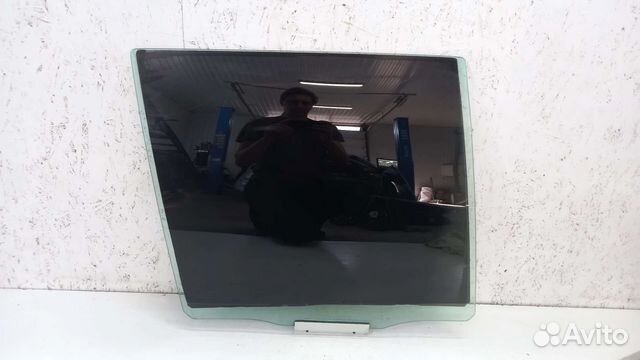 Стекло задней правой двери Volvo XC90