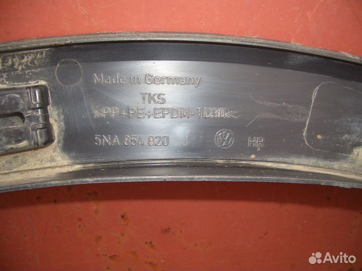 Накладка заднего пр. крыла Фольксваген Тигуан с16