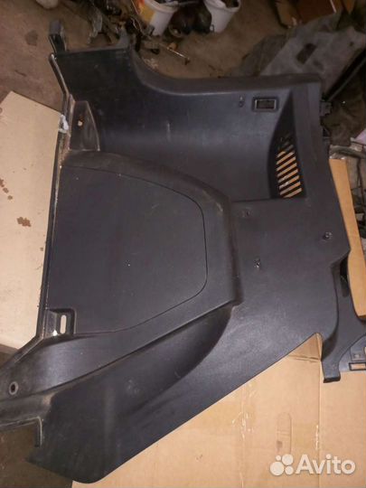 Обшивки багажника Skoda Yeti 2011