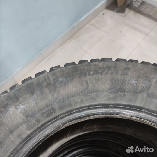 Зимняя резина 215 65 r16