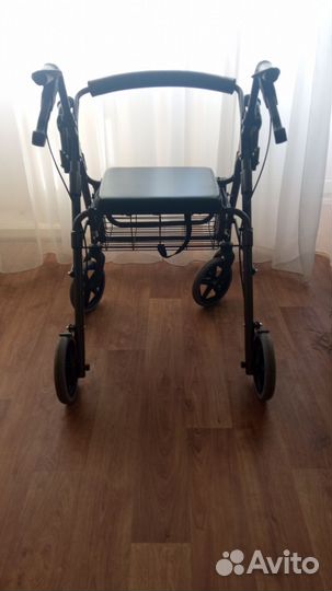 2 в 1 Ходунки-роллаторы + Кресло-коляска PMR888L