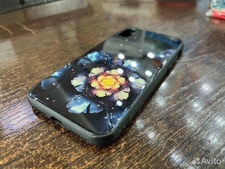 Чехлы на iPhone X/XS