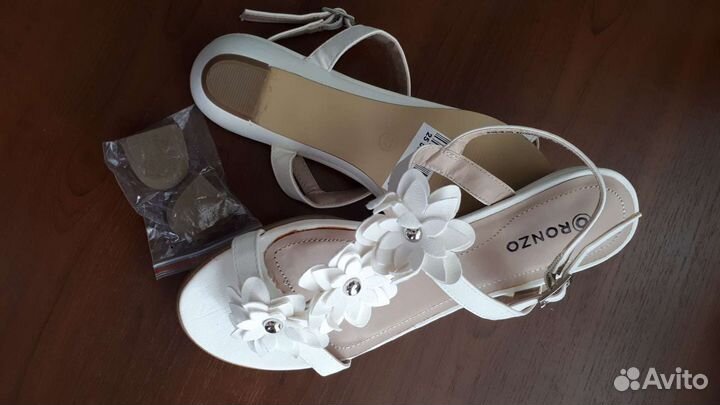 Босоножки новые 37