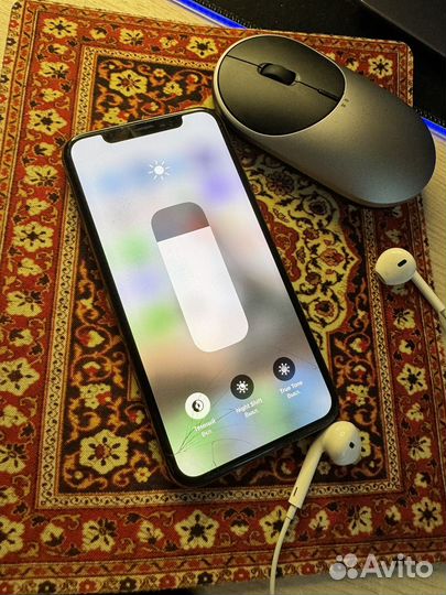 iPhone Xs, 64 ГБ