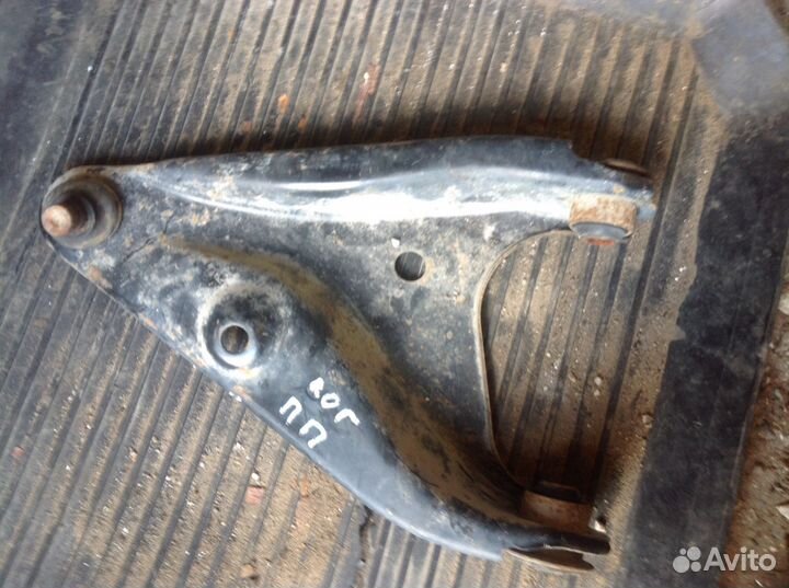 Рычаг передний правый Рено Renault