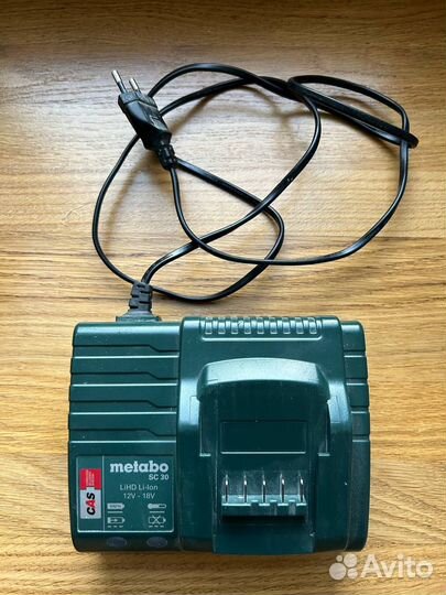 Зарядное Metabo SC 30 + аккумулятор Metabo 2Ah 18в