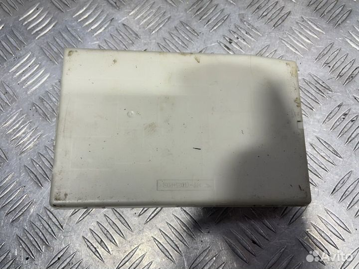 Б/У Блок предохранителей моторный#001