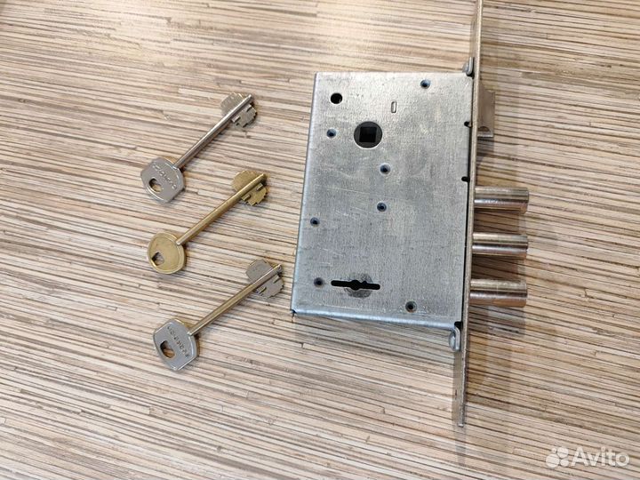 Дверной замок Гардиан