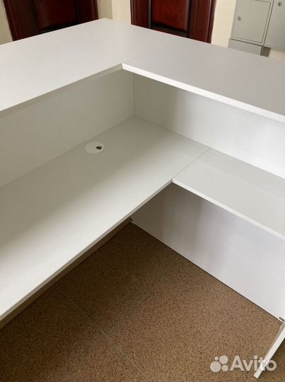 Стойка ресепшн угловой эконом