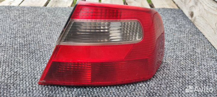 Фонарь задний правый Mitsubishi Carisma 1 седан