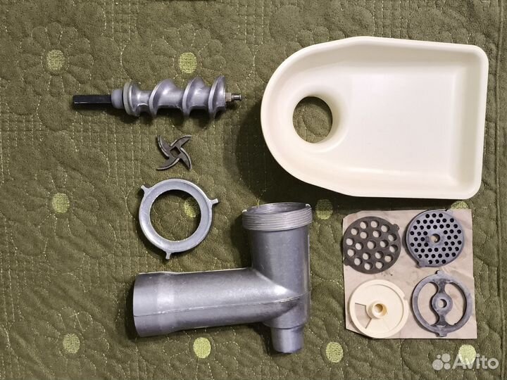 Мясорубка Помощница Белвар 2004г