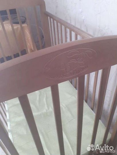 Кроватка детская с маятником и матрасом