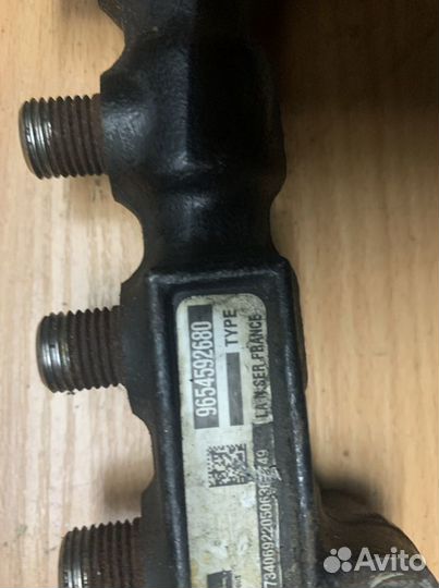 Рейка топливная (рампа) Citroen C5 2004-2008