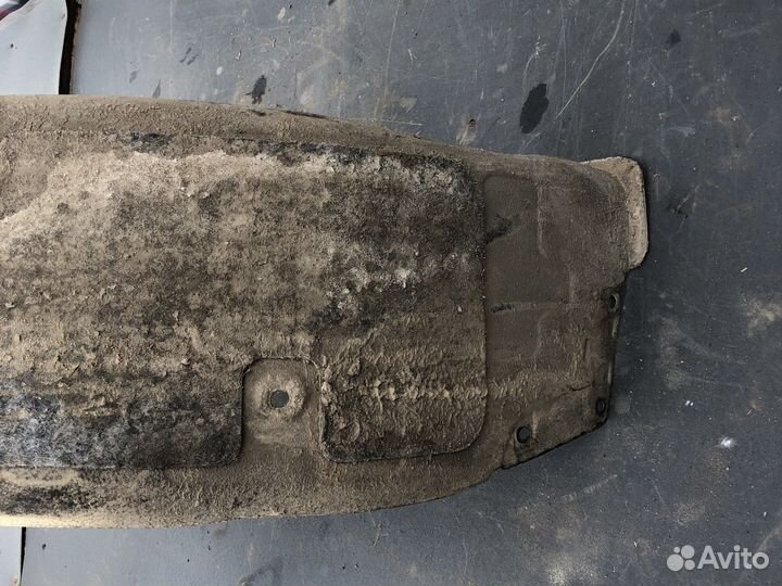 Зад прав дефект Genesis 2